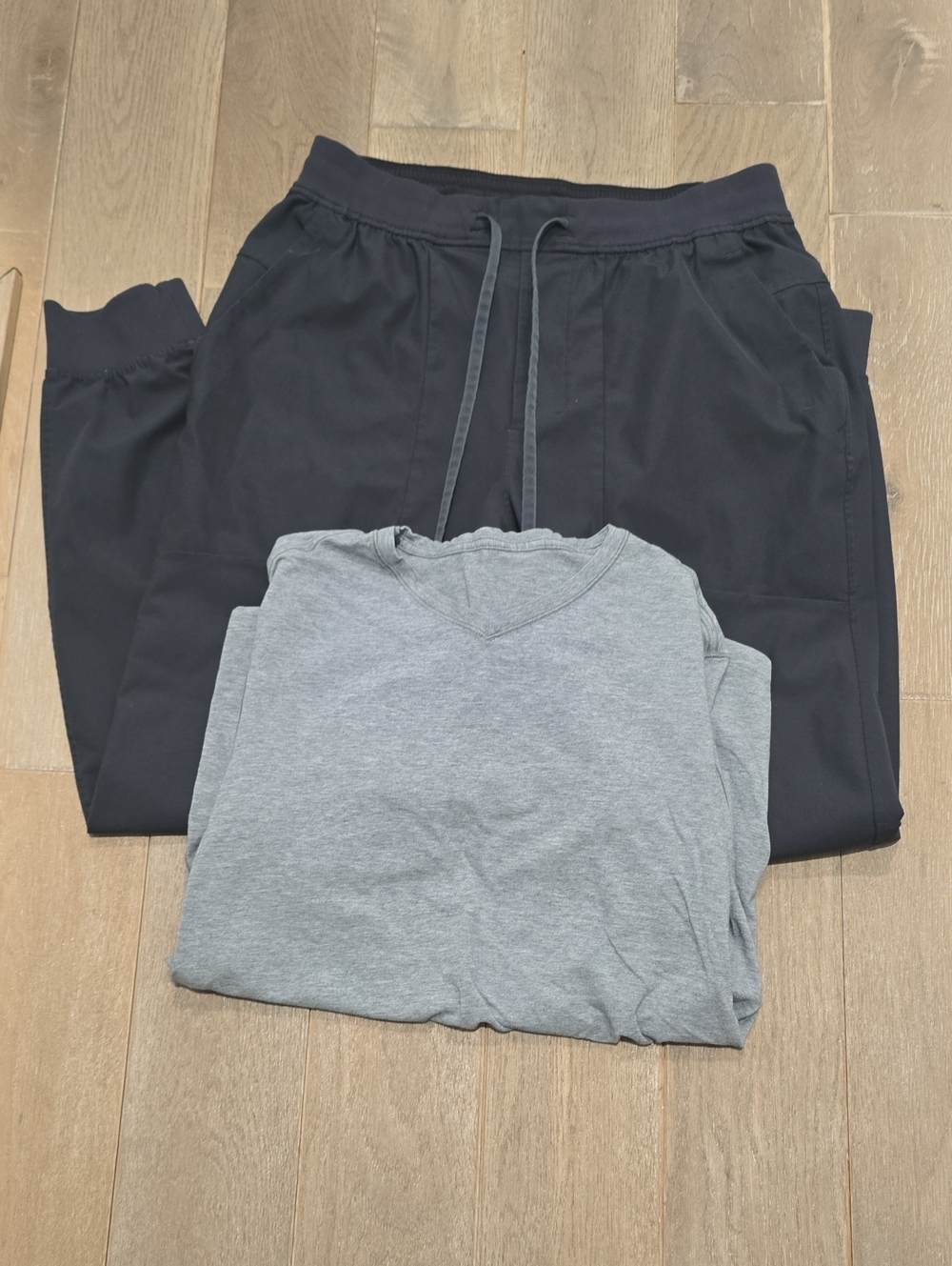 Men's LULULEMON Black Jogger Pants and Gray V Neck Shirt - Classic Casual Fit
